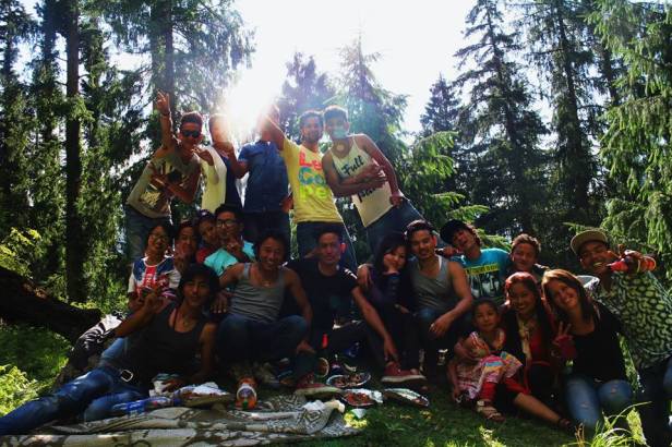 Día de picnic en las montañas... después de todo lo vivido en Nepal, disfrutando y descansando unos días en Manali, al norte de la India...con unos muy buenos amigos