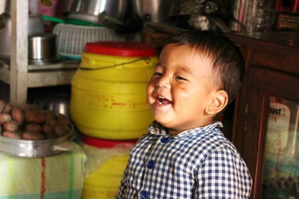 En Katmandú...y yo me pregunto... hay algo más lindo que la inocencia y la sonrisa de un niño?