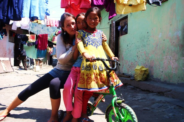 Sony, Aisha... unas buenas amigas de Manali...kisses